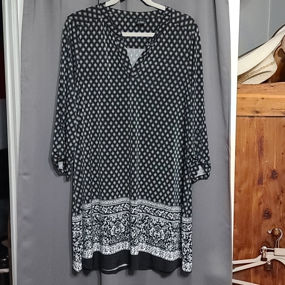 Women's Dress/Tunic Blac White Poly/spandex Tab Sleeves size PL/Petite Large EUC